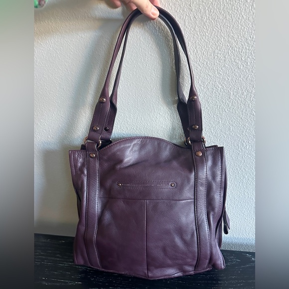 B. Makowsky Tribeca Leather Shoulder Bag Purse in Plum - Picture 13 of 13